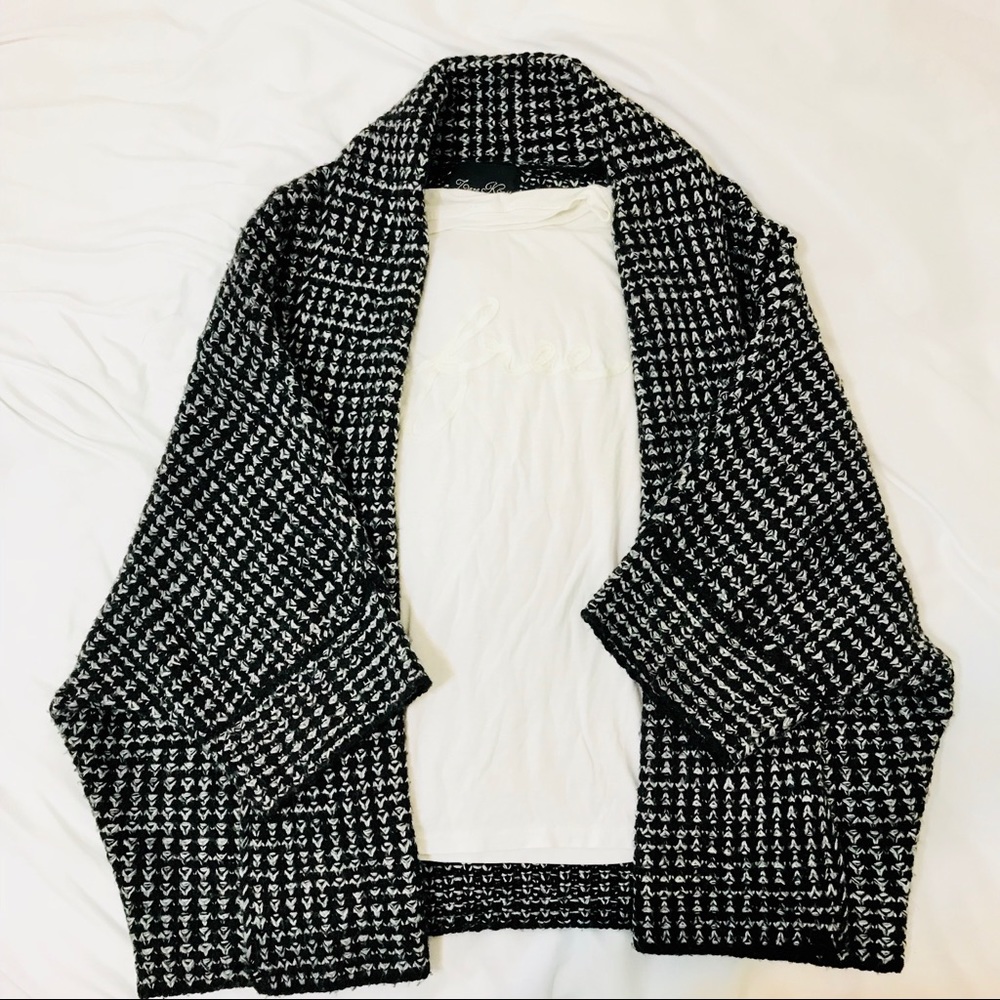 Zara thick knit black sweater — medium